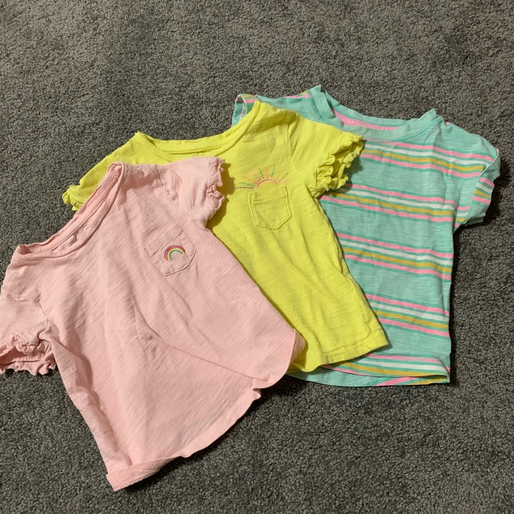 Bundle summer shirts Gap 2T